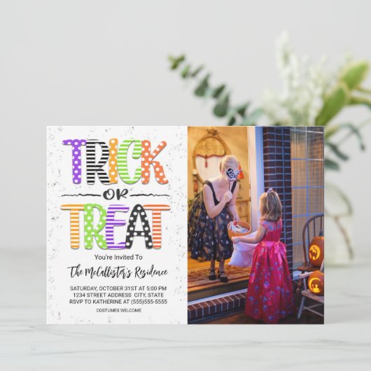 ハロウィーンのコスチュームパーティー写真のトリックまたはトリート 招待状 (スタンド正面)