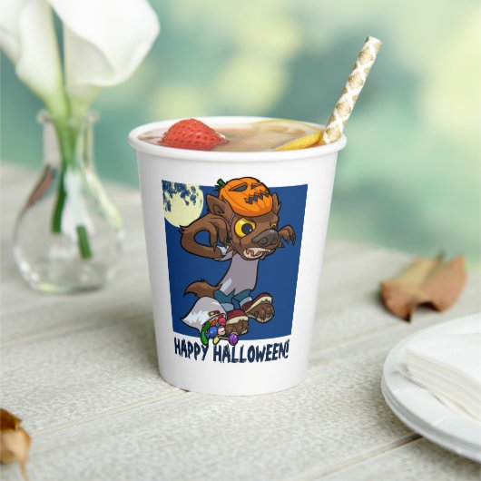 ハロウィーンのトリックまたは小さな漫画の人狼を扱う 紙コップ (インサイチュ)