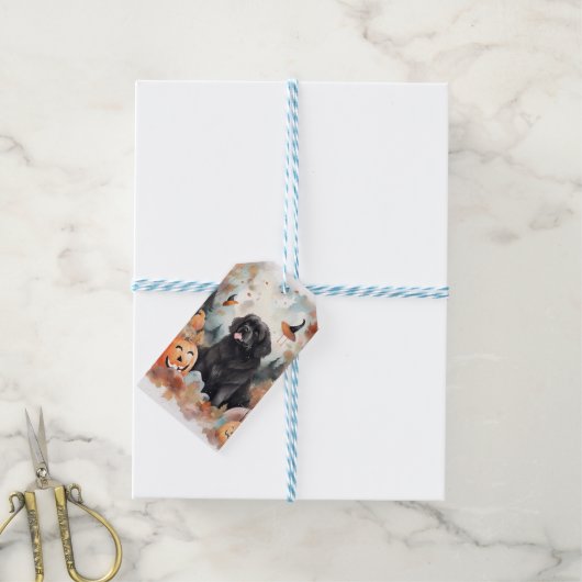 ハロウィーンのニューファンドランドとカボチャ怖い ギフトタグ (より糸付き)