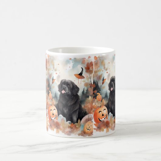 ハロウィーンのニューファンドランドとカボチャ怖い コーヒーマグカップ (中央)