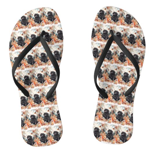 ハロウィーンのニューファンドランドとカボチャ怖い ビーチサンダル (ソール)