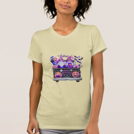 ハロウィーンのノームのピックアップトラックのTシャツを着た女性 Tシャツ