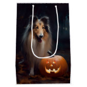 ハロウィーンのラフコリーとカボチャ怖い ミディアムペーパーバッグ (裏面)