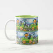 ハロウィーンのロードトリップ、ジャックと黒猫の友人 ツートーンマグカップ (左)