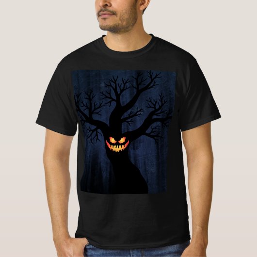 ハロウィーンの不気味な幽霊の木の発光顔グラフィック Tシャツ (正面)