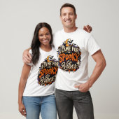 ハロウィーンの不気味な雰囲気に惹かれて Tシャツ (ユニセックス)