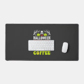 ハロウィーンの先生は十分怖いコーヒーデザイン_1 デスクマット (キーボード&マウス)