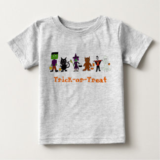 ハロウィーンの友 ベビーTシャツ