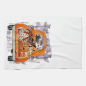 ハロウィーンの収穫オレンジピックアップトラックとカボチャ キッチンタオル (横)