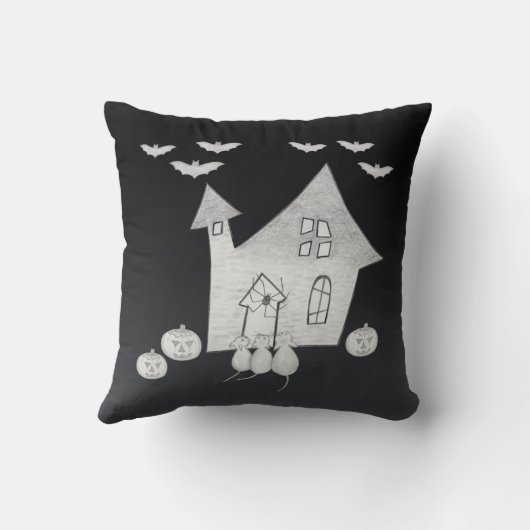 ハロウィーンの夜幽霊のよく出るは家、こうもり、カボチャ クッション (裏面)