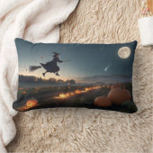 ハロウィーンの夜飛んでいるの魔法の小さな魔女 ランバークッション (ブランケット)