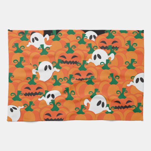 ハロウィーンの幽霊の不気味なカボチャ畑 キッチンタオル (横)
