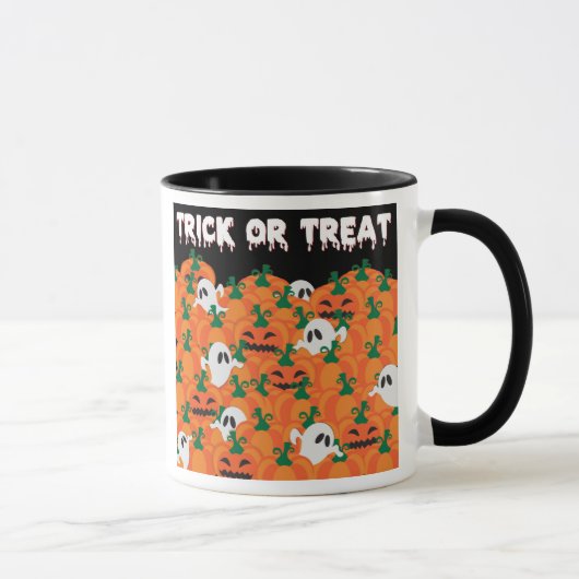 ハロウィーンの幽霊の不気味なカボチャ畑 マグカップ (右)