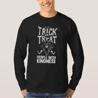ハロウィーンの幽霊は親切に接する Tシャツ