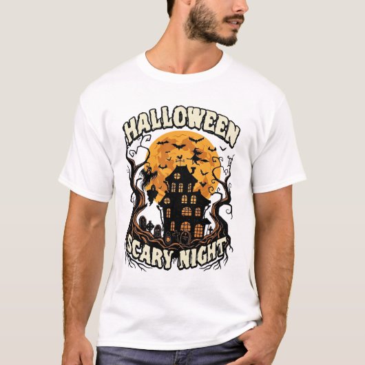 ハロウィーンの怖い夜の幽霊屋敷の満月ウィッチ Tシャツ (正面)
