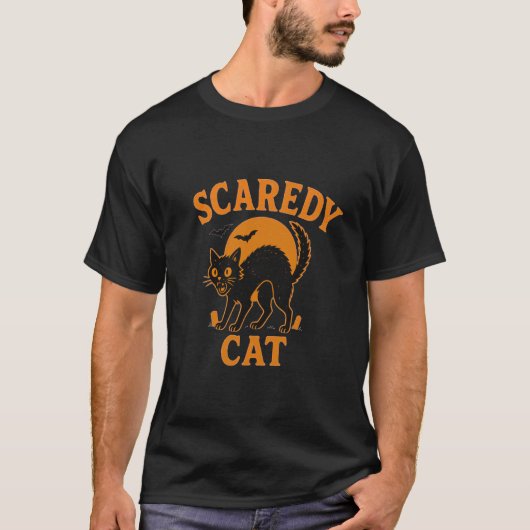 ハロウィーンの怯えた猫のデザイン Tシャツ (正面)