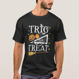 ハロウィーンの数学のカボチャ猫のスパイダーテをトリッグまたは治療 Tシャツ