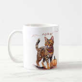 ハロウィーンの水色のベンガル猫とカボチャ コーヒーマグカップ (左)