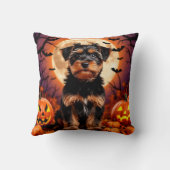 ハロウィーンの背景を持つ愛らしい子犬 クッション (裏面)