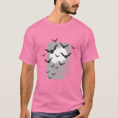 ハロウィーンの蝙蝠 シルエット 黒い空飛ぶ吸血鬼 Tシャツ (正面)