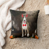 ハロウィーンの衣装を着たブルテリア犬 クッション (ブランケット)