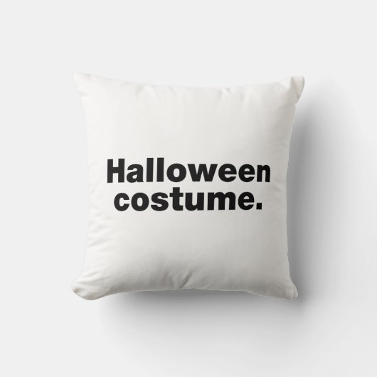 ハロウィーンの衣装 クッション (正面)