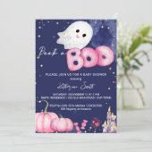 ハロウィーンの赤ちゃんシャワーを覗くブーかわいいベビー幽霊 招待状 (スタンド正面)