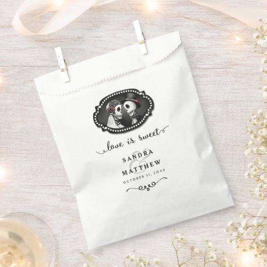 ハロウィーンの骨格黒白の愛は甘い フェイバーバッグ (クリップ留めされた状態)