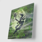 ハロウィーンの魔女とスパイダースクエアグリーン スクエア壁時計 (傾斜)