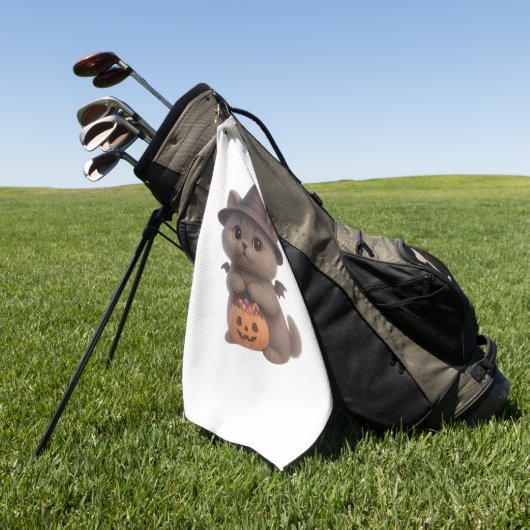 ハロウィーンの魔女の衣装を着た愛らしい子猫とpu ゴルフタオル (グリーン)