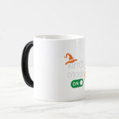 ハロウィーンの魔女モードオン モーフィングマグカップ (正面左)