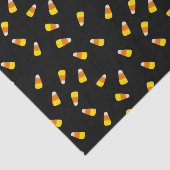 ハロウィーンの黒い背景とキャンディーコーンのパターン 薄葉紙 (詳細)