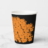ハロウィーンの黒とオレンジのスカルの山 紙コップ (裏面)