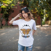 ハロウィーンは常に明るい天の蝶を見つける Tシャツ