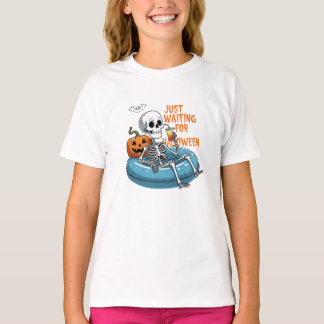 ハロウィーンを待つのみ - 笑える怖いデザイン Tシャツ