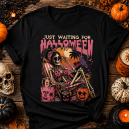 ハロウィーンを待つレトロスケルトンのバケーション Tシャツ