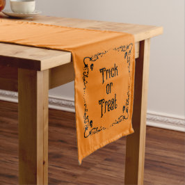 ハロウィーンカボチャのオレンジとブラックトリックまたはトリート ミディアムテーブルランナー