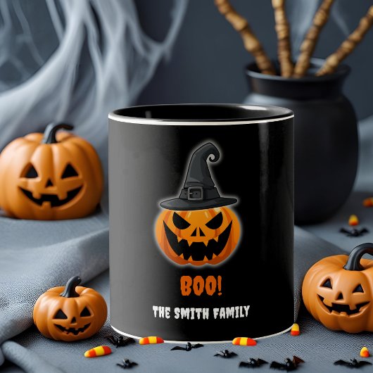 ハロウィーンカボチャ「BOO!」 – 名パーソナライズされた前 ツートーンマグカップ