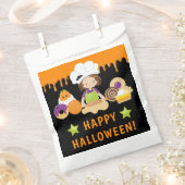 ハロウィーンケーキとベーキングブルネットガール フェイバーバッグ (クリップ留めされた状態)