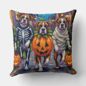 ハロウィーンコスチュームでボクサー犬のトリックまたは治療 クッション (裏面)