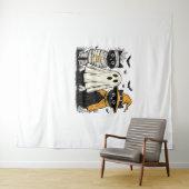 ハロウィーンコスチュームの黒猫 – 幽霊、魔女、 タペストリー (インサイチュ(横))