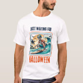 ハロウィーンサーフィンスケルトンを待つ Tシャツ (正面)