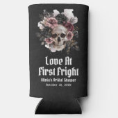 ハロウィーンスカルラブアットファーストブライダルシャワー スリム缶クーラー (裏面)