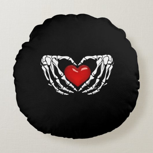 ハロウィーンスケルトンハンドのまわりにハート ラウンドクッション (正面)
