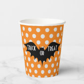 ハロウィーントリックまたはオレンジの水玉模様を扱う 紙コップ (裏面)