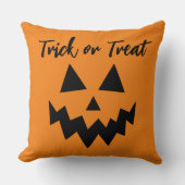 ハロウィーントリックまたはトリートオレンジカボチャ顔 クッション (正面)