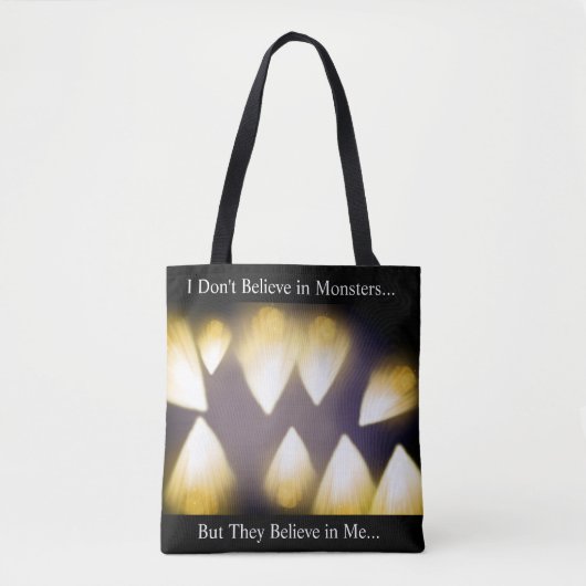 ハロウィーントリックまたはトリートバッグ- Skullnskinグラフィックス トートバッグ (正面)