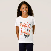 ハロウィーントリックまたは不気味なバグの治療 Tシャツ (正面フル)