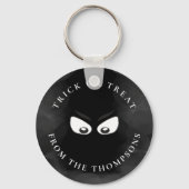 ハロウィーントリックまたは恐不気味ろしい幽霊の目を治療 キーホルダー (正面)