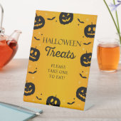 ハロウィーントリートカンプキ食べンとこうもり 台座サイン (インサイチュ)